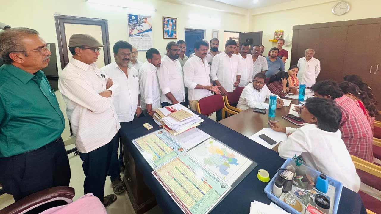 Water | మంచినీటి సమస్యపై జలమండలి అధికారులకు ఫిర్యాదు