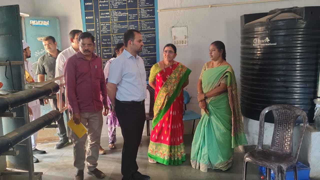 Collector Rahul Sharma | కేజీబీవీ పాఠశాలను తనిఖీ చేసిన కలెక్టర్ రాహుల్ శర్మ