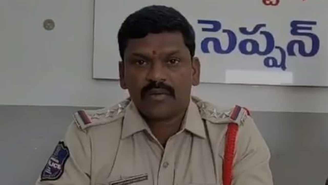 అపరిచిత వ్యక్తుల ఫోన్ల పట్ల అప్రమత్తంగా ఉండాలి.. రామాయంపేట సీఐ వెంకటరాజగౌడ్‌ సూచన