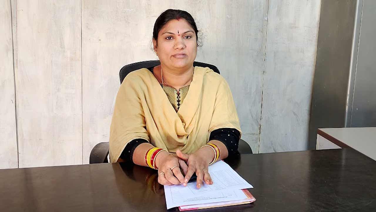 నిజాంపేట డిప్యూటీ తహసీల్దార్‌గా బాధ్యతలు స్వీకరించిన రమ్యశ్రీ