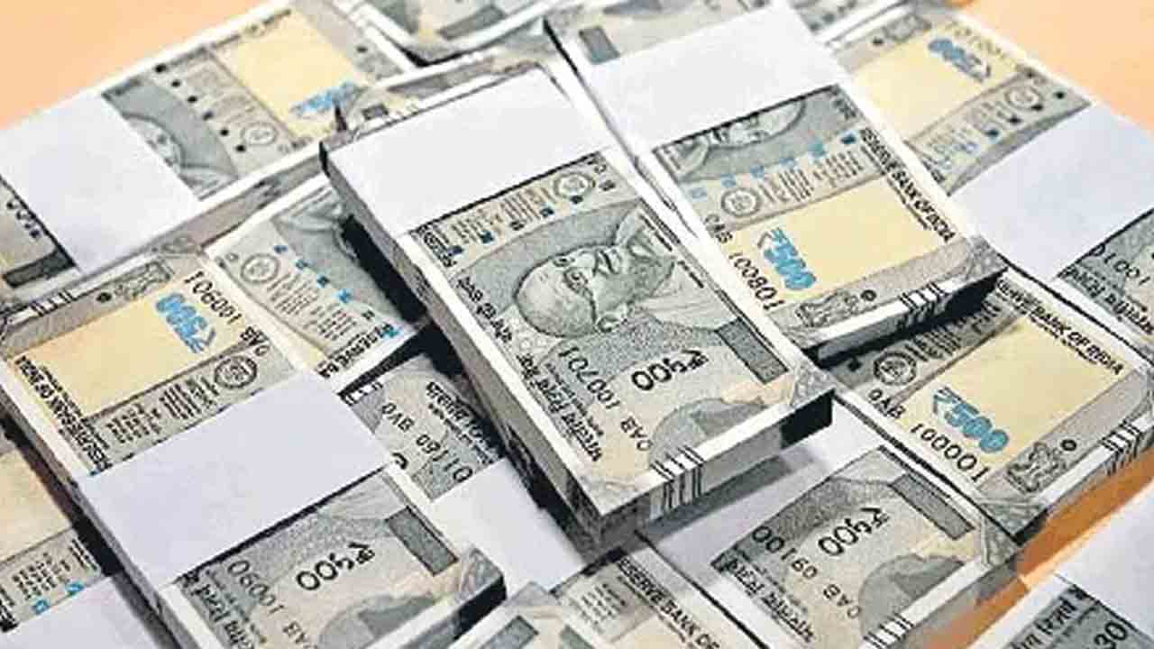 ఎట్టకేలకు గురుకుల ఉద్యోగులకు వేతనాలు విడుదల