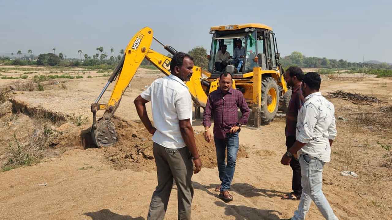 Illegal sand | ఇసుక అక్రమ రవాణాపై రెవెన్యూ అధికారుల కొరడా