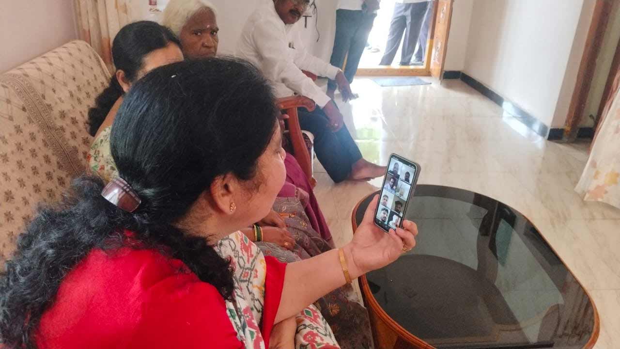 Sathyavathi Rathod | అమెరికాలో గోస పడుతున్న తెలుగు విద్యార్థులు.. జూమ్ కాల్లో ఓదార్చిన సత్యవతి రాథోడ్