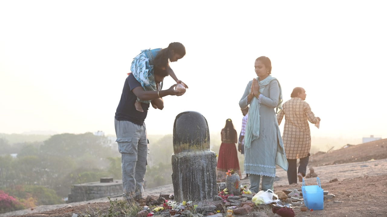 Maha Shivaratri | శివనామ స్మరణతో మారుమోగుతున్న శైవక్షేత్రాలు..