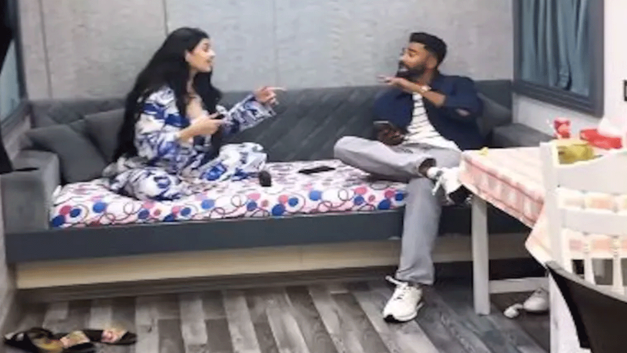 Mohammed Siraj: ఆశా భోస్లే మ‌న‌వ‌రాలితో.. స్వ‌రం క‌లిపిన క్రికెట‌ర్ సిరాజ్ .. వీడియో