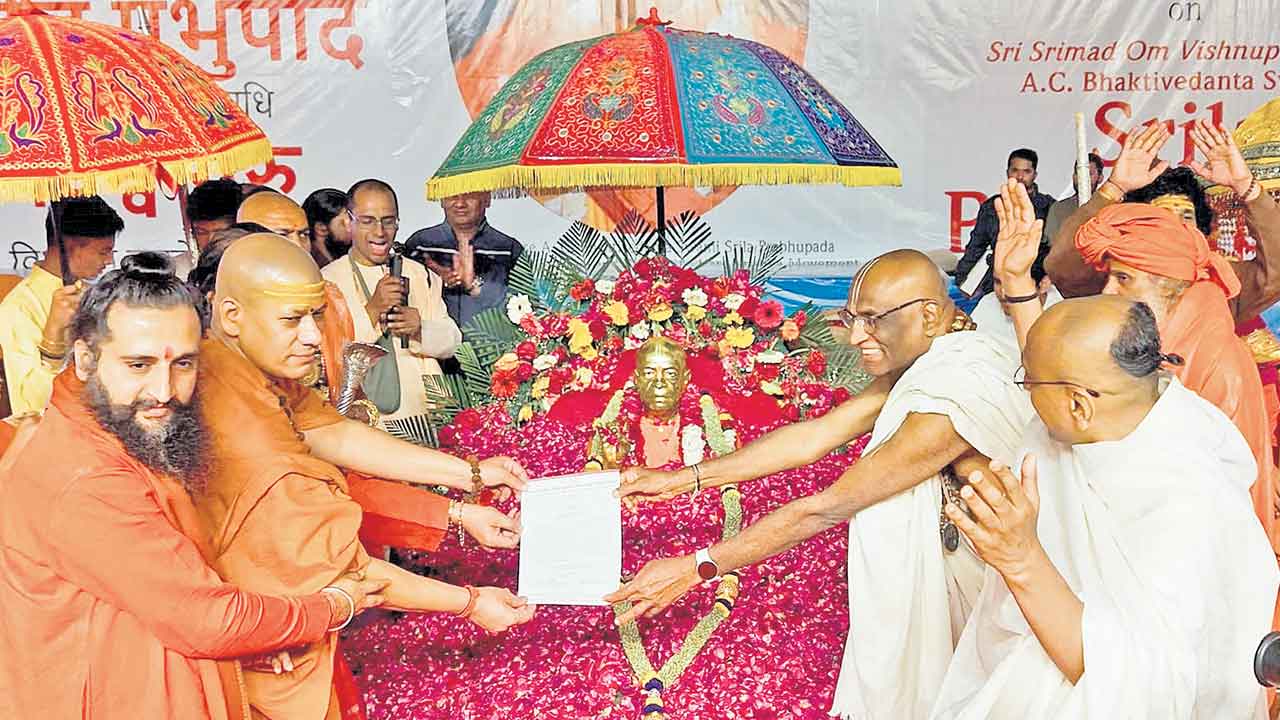 ‘విశ్వ గురువు’ గా శ్రీల ప్రభుపాదులు