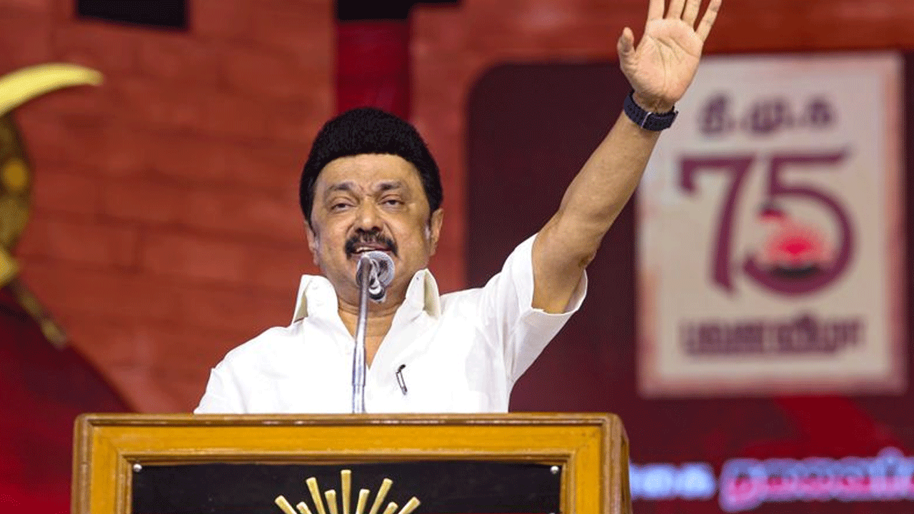 M K Stalin: హిందీ-సంస్కృతం.. 25 ఉత్త‌రాది భాషల‌ను నాశ‌నం చేశాయి: సీఎం స్టాలిన్