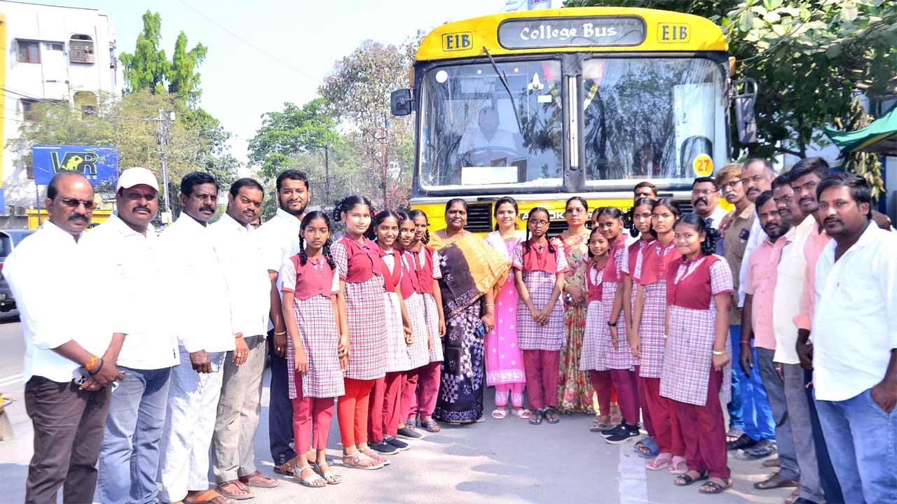 సైన్స్, విజ్ఞాన రంగాలలో విద్యార్థులు రాణించాలి: ఎంబీసీ మాజీ చైర్మన్ నందికంటి శ్రీధర్