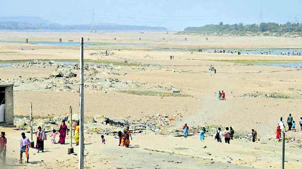 MLC Kavitha | గుక్కెడు నీటి కోసం మళ్లీ అరిగోస పడే రోజులను కాంగ్రెస్‌ గ్యారంటీగా తెచ్చింది.. ఎమ్మెల్సీ కవిత ఫైర్‌