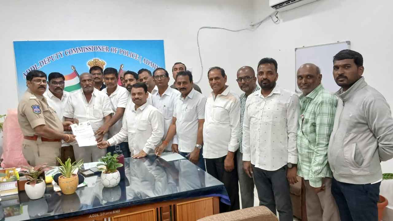 Teenmar Mallanna | అనుచిత వ్యాఖ్యలు చేసిన తీన్మార్ మల్లన్న వెంటనే రాజీనామా చేయాలి