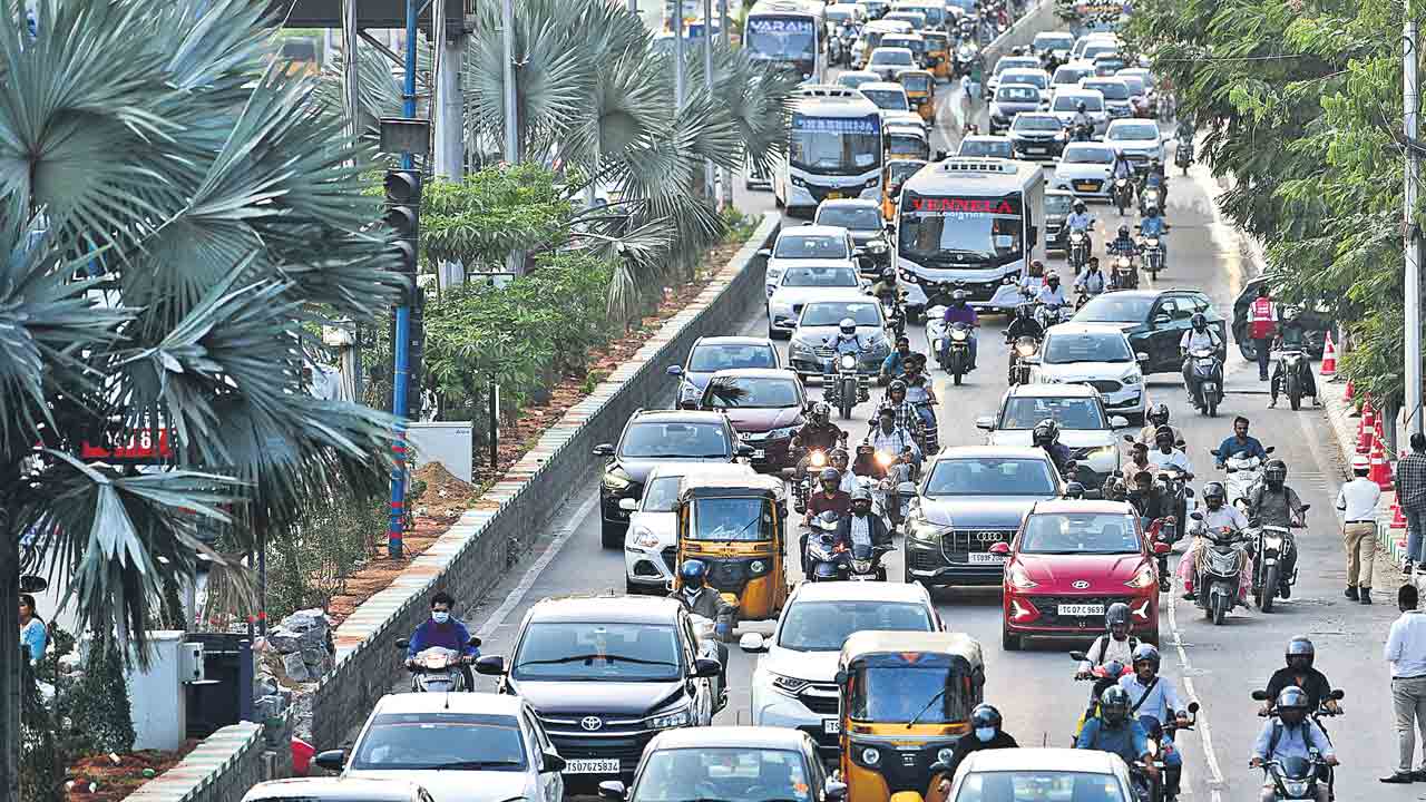 ట్రాఫిక్‌ నత్తనడకన