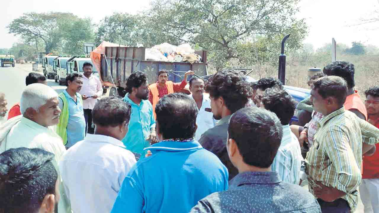 చెత్త డంప్‌పై ఆగ్రహం