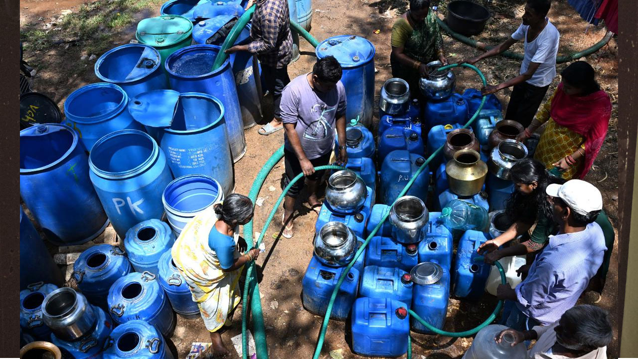 Hyderabad | వేసవి ప్రారంభంలోనే మంచి నీటి కష్టాలు.. జ‌ల‌మండ‌లి చొర‌వ తీసుకోవాల‌ని ప్ర‌జ‌ల ఆందోళ‌న‌