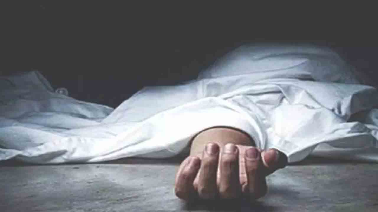 Snake bite | రొంపకుంటలో విషాదం.. పాము కాటుతో గొర్రెల కాపరి మృతి