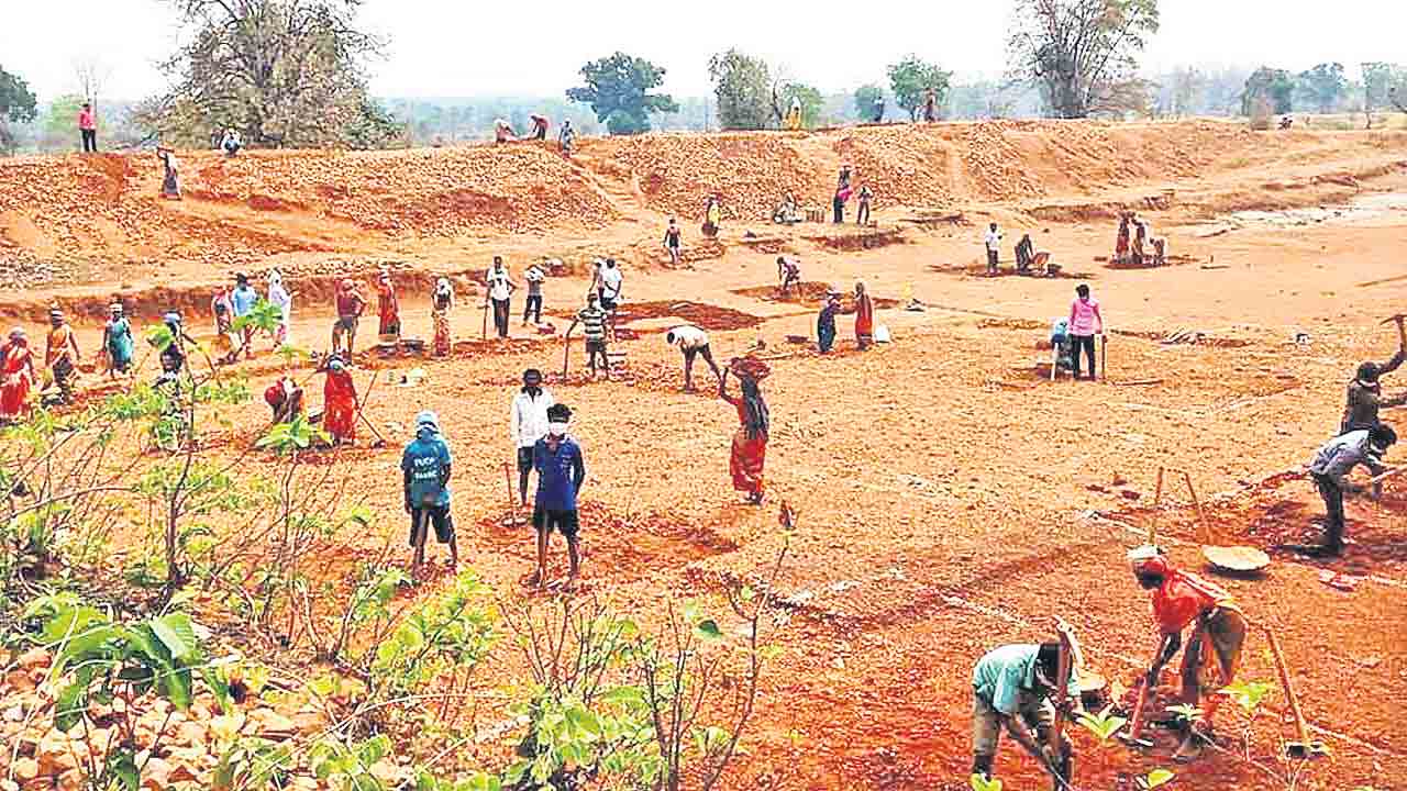 NREGA | ఉపాధిహామీలో పెండింగ్‌ పనులకు మంగళం.. ఇకపై పూర్తిస్థాయి పనిదినాల కల్పన కష్టమే