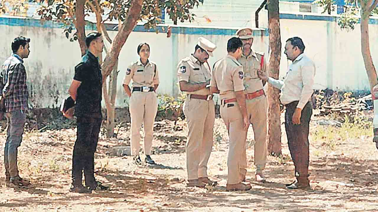 Paper Leak | ఫోన్‌లో ఫొటోతీసి పంపారు.. నిర్మల్‌లో ఇంటర్‌ పేపర్‌ లీక్‌?