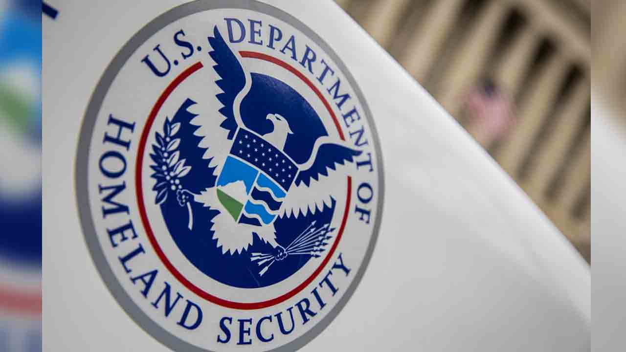 యూఎస్‌ అధికారులకు లై డిటెక్టర్‌ టెస్టులు