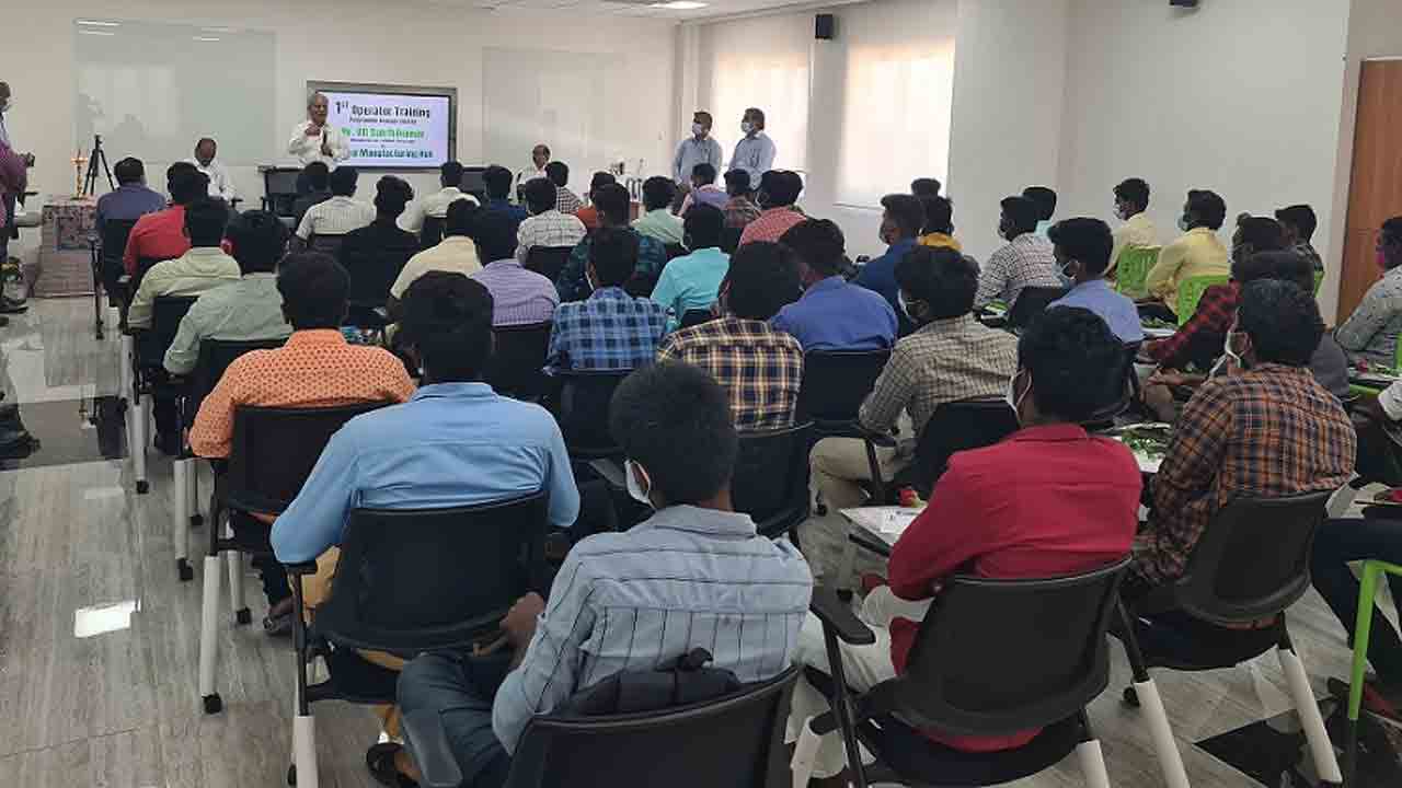 బ్యాంకింగ్‌ రంగంలో బీసీ యువతకు శిక్షణ