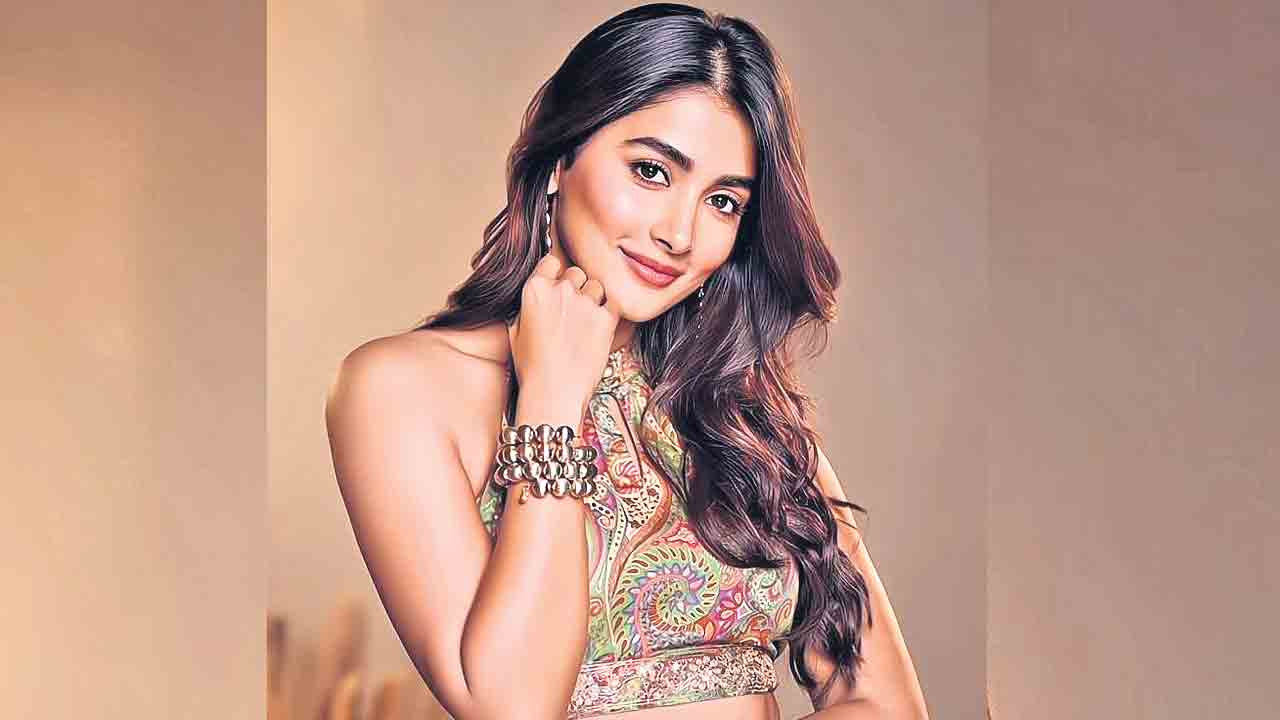 Pooja Hegde | రెట్రో కోసం సొంతంగా డబ్బింగ్‌ చెప్పిన పూజాహెగ్డే