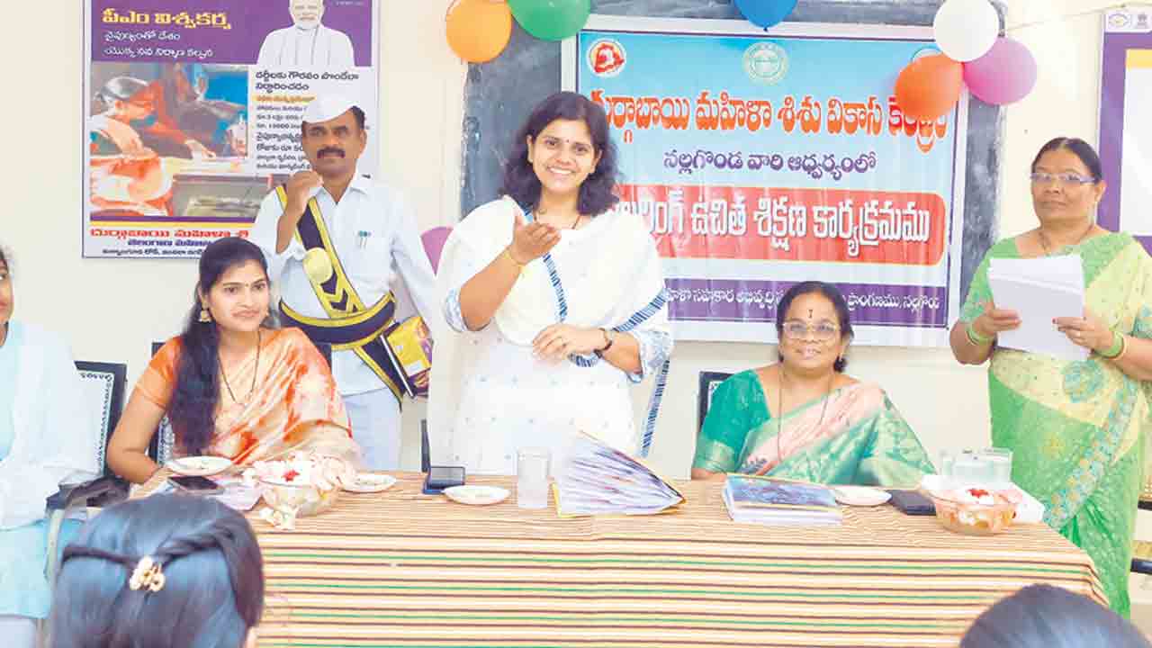 మహిళలు అన్ని రంగాల్లో ముందుండాలి