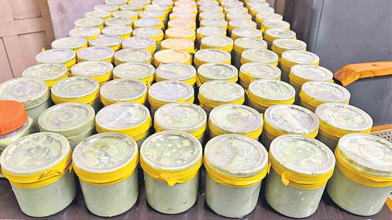 గంజాయి ఐస్‌క్రీమ్‌.. స్వీట్లు