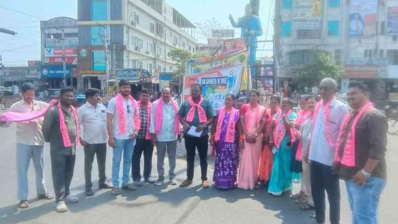 సస్పెన్షన్‌పై వెల్లువెత్తిన నిరసనలు