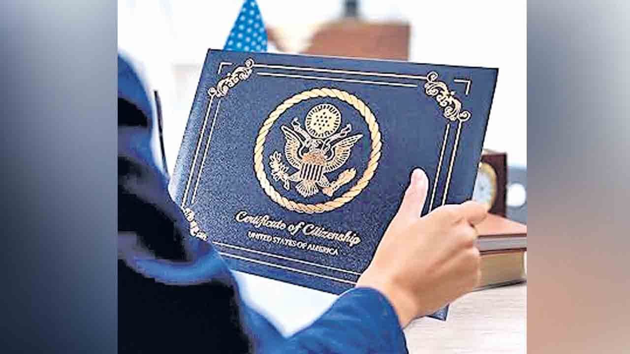 America | 3 నెలలు అమెరికాను వీడితే పౌరసత్వం గల్లంతు.. భారతీయ వృద్ధులను టార్గెట్‌ చేస్తున్న సీబీపీ..!