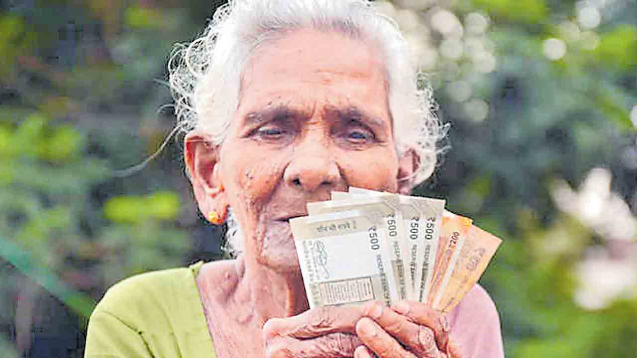 Cheyutha Pension | పింఛన్లు పెంచలే.. చేయూతకు బడ్జెట్‌లో మొండిచేయ్యి