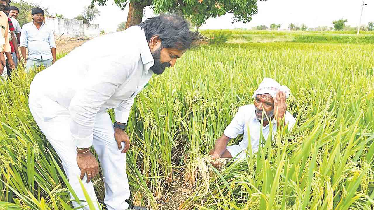 రైతుల జీవితాలతో రేవంత్‌ చెలగాటం