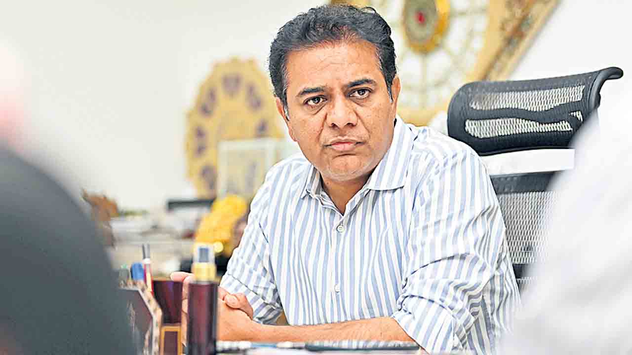 KTR | సీఎంకు వ్యక్తిగత సిబ్బందిలా టీబీజేపీ నేతలు.. మండిప‌డ్డ కేటీఆర్