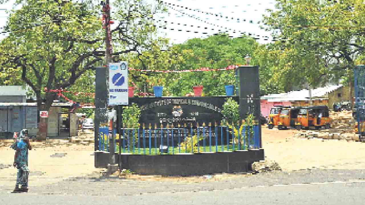 వాంతులు.. విరేచనాలు.. జ్వరం