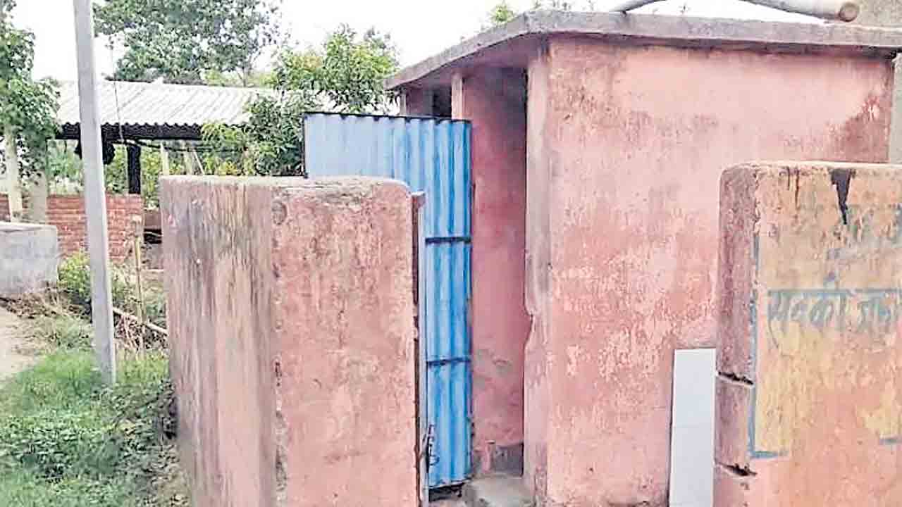 Telangana | కాలకృత్యాలు తీర్పుకోవాలన్నా కష్టమే.. 4,740 పాఠశాలల్లో మరుగుదొడ్లులేవు