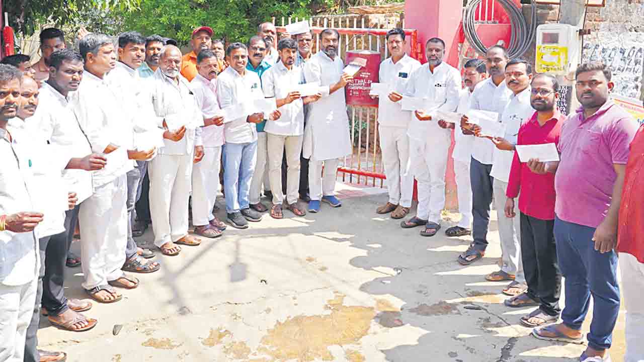 మాజీ సర్పంచుల పోస్టుకార్డు ఉద్యమం