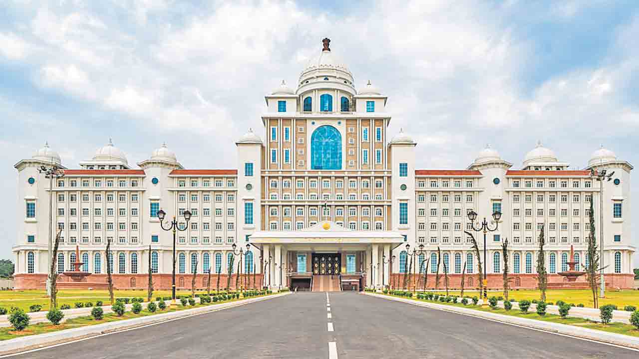 Retired Employees | రిటైర్డ్‌ ఉద్యోగులను పంపిస్తారా? సీఎస్‌ ఆదేశాలు ప్రచార ఆర్భాటమేనా?