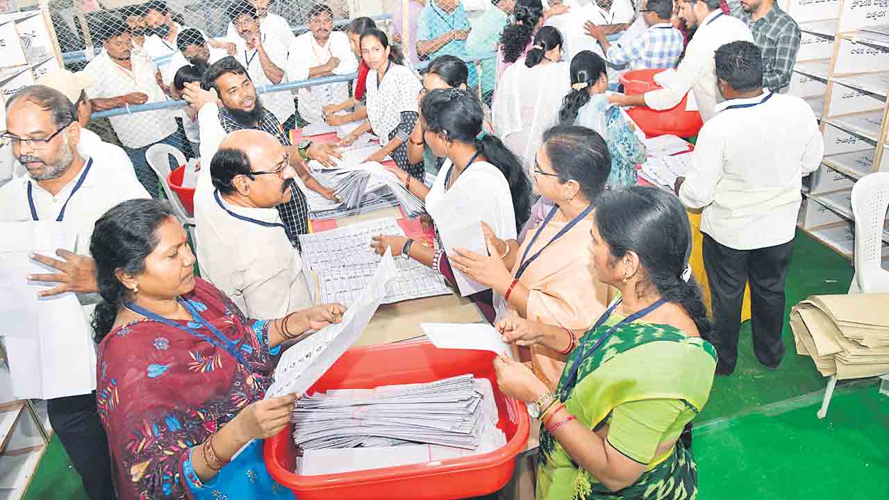 కొనసాగుతున్న కౌంటింగ్‌