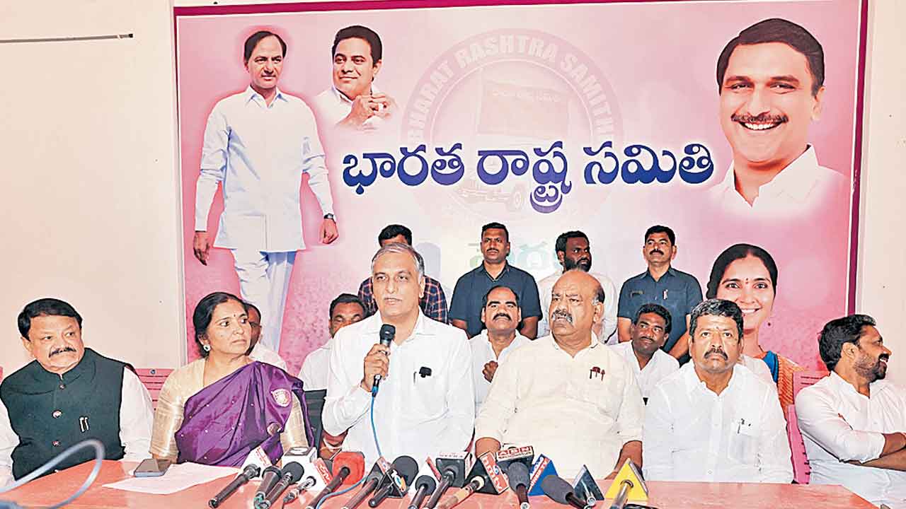 (బీఆర్టీయూ)వైఫల్యాలను ప్రశ్నిస్తే కేసులా?