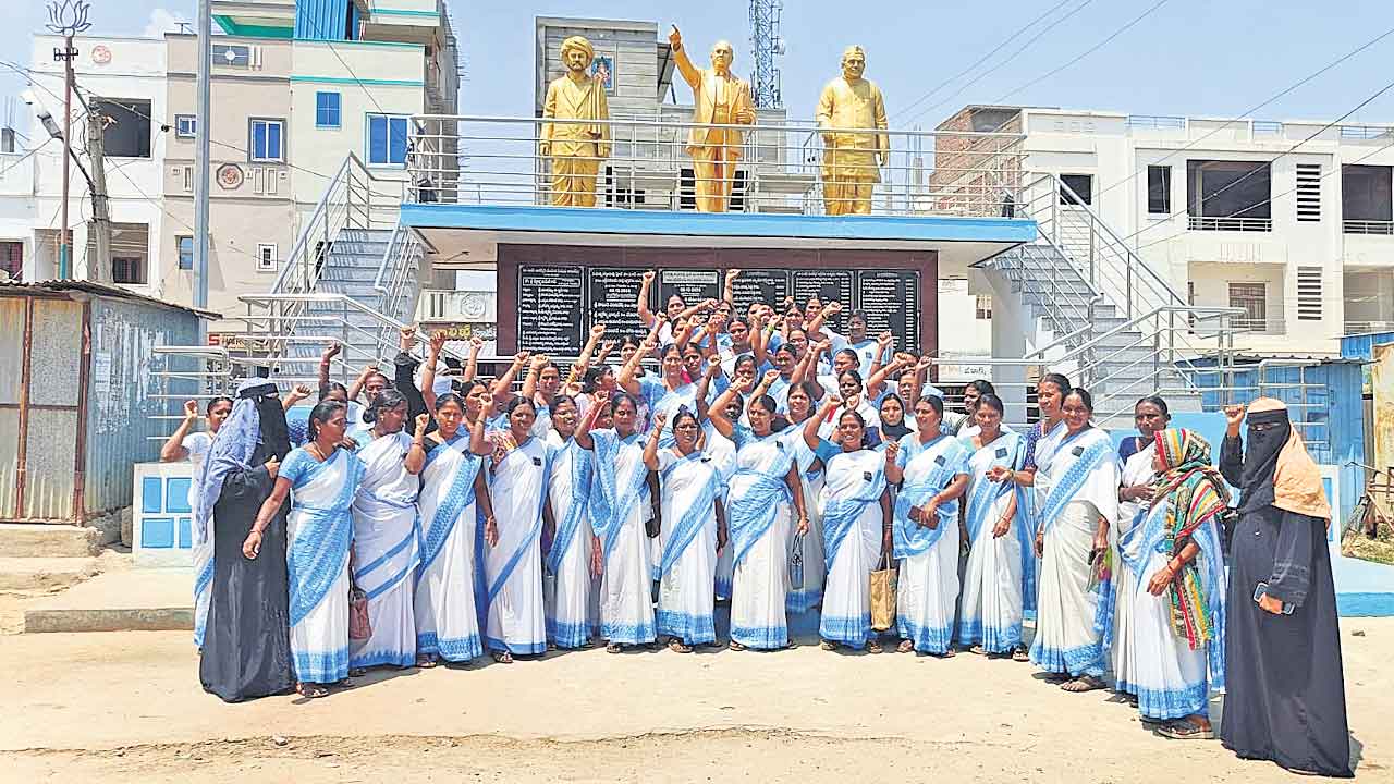 ‘ఆశ’లపై సర్కారు నీళ్లు!