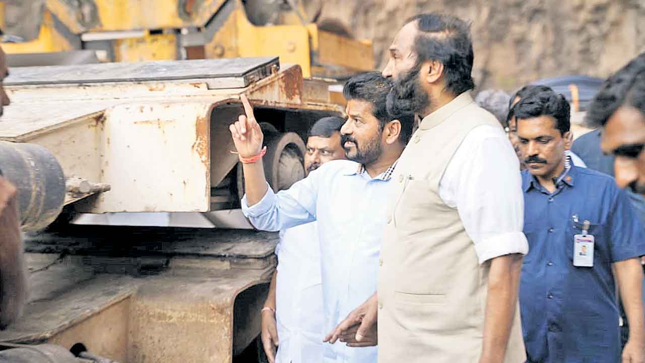 CM Revanth Reddy | విమర్శల దాడితో టన్నెల్‌కు సీఎం.. సహాయ చర్యల్లో జాప్యంపై పెదవి విప్పని రేవంత్‌