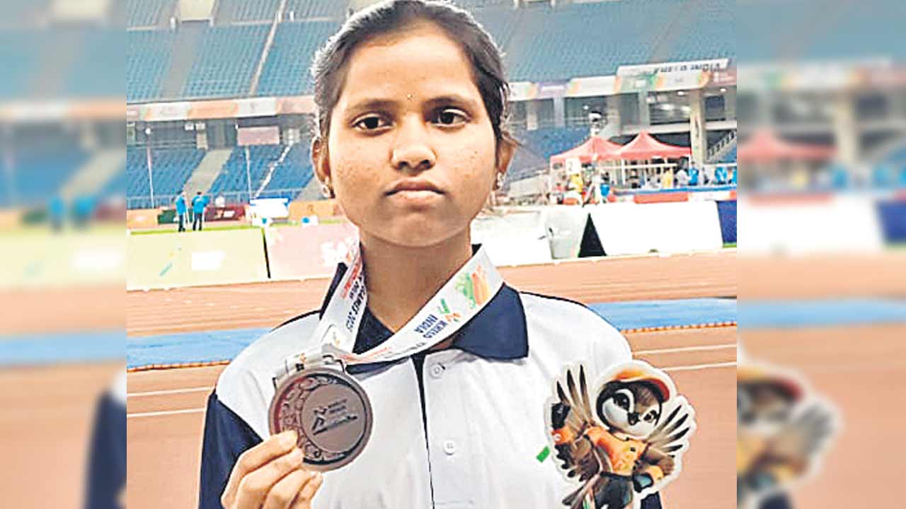 శిరీషకు రజతం