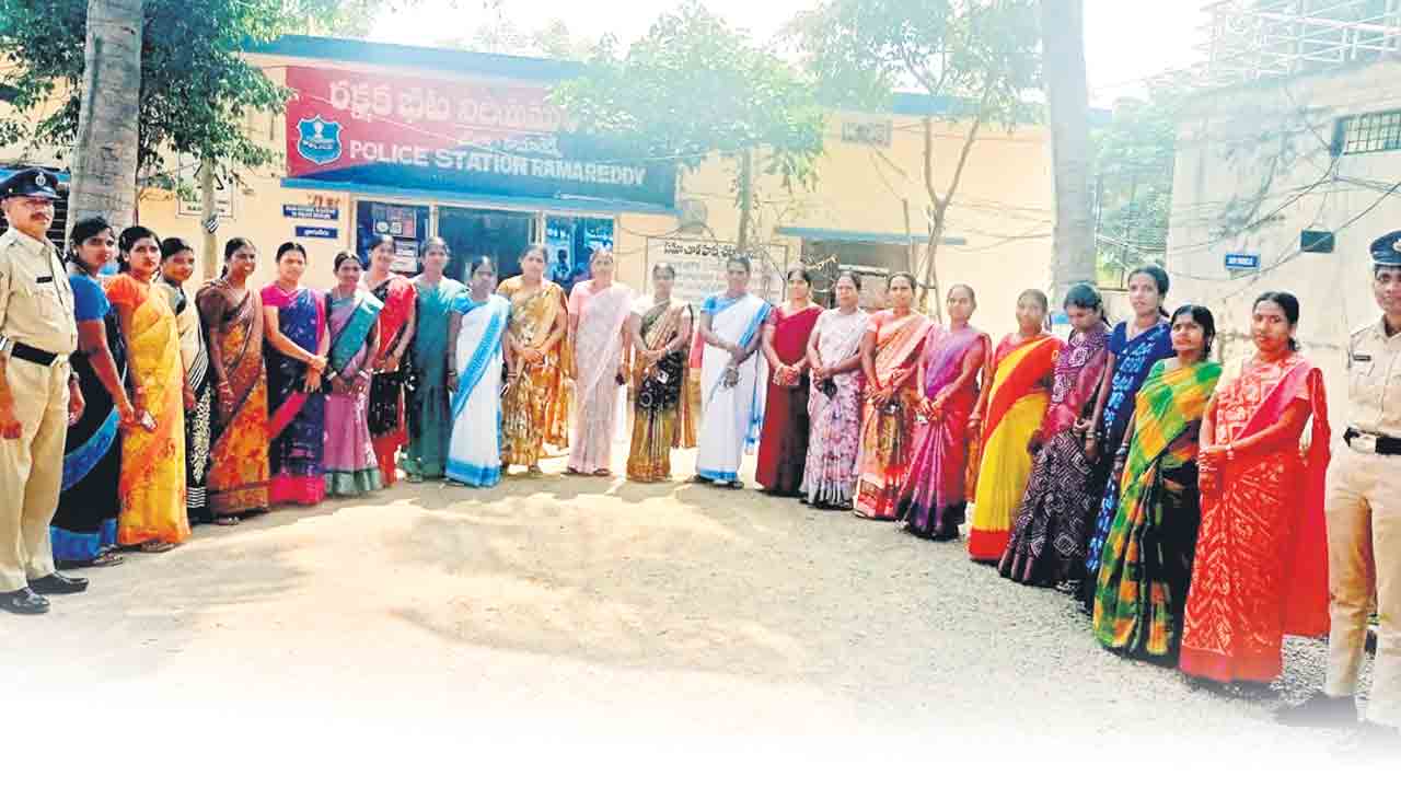 ఖాకీ రాజ్యం..