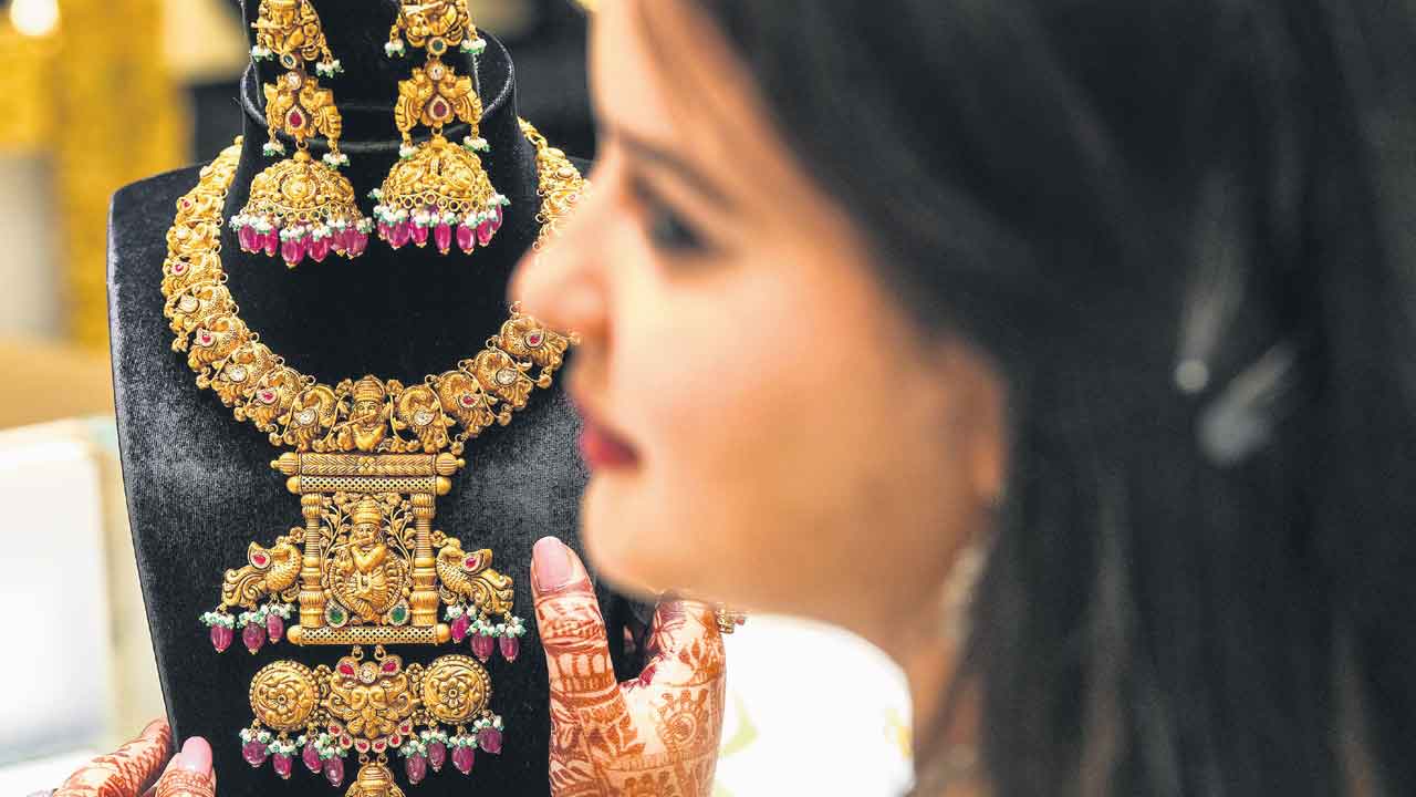 Gold Rate | పసిడి ధర పైపైకి.. త్వరలో లక్ష మార్కుకు!