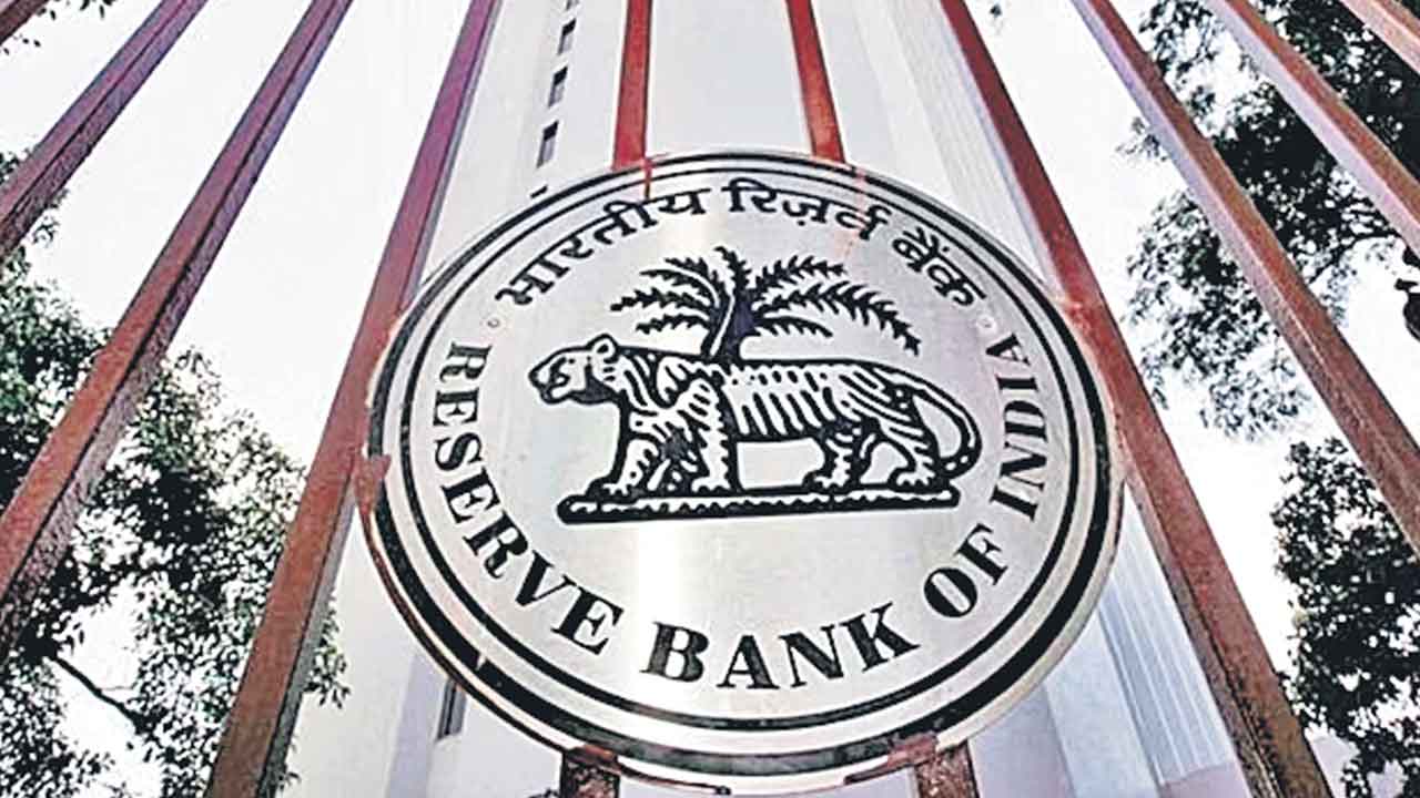 బ్యాంకింగ్‌ వ్యవస్థలోకి 2 లక్షల కోట్లు