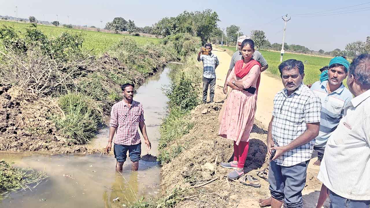 ఎండుతున్న పంటలకు అందిన ‘సాగర్’ నీరు