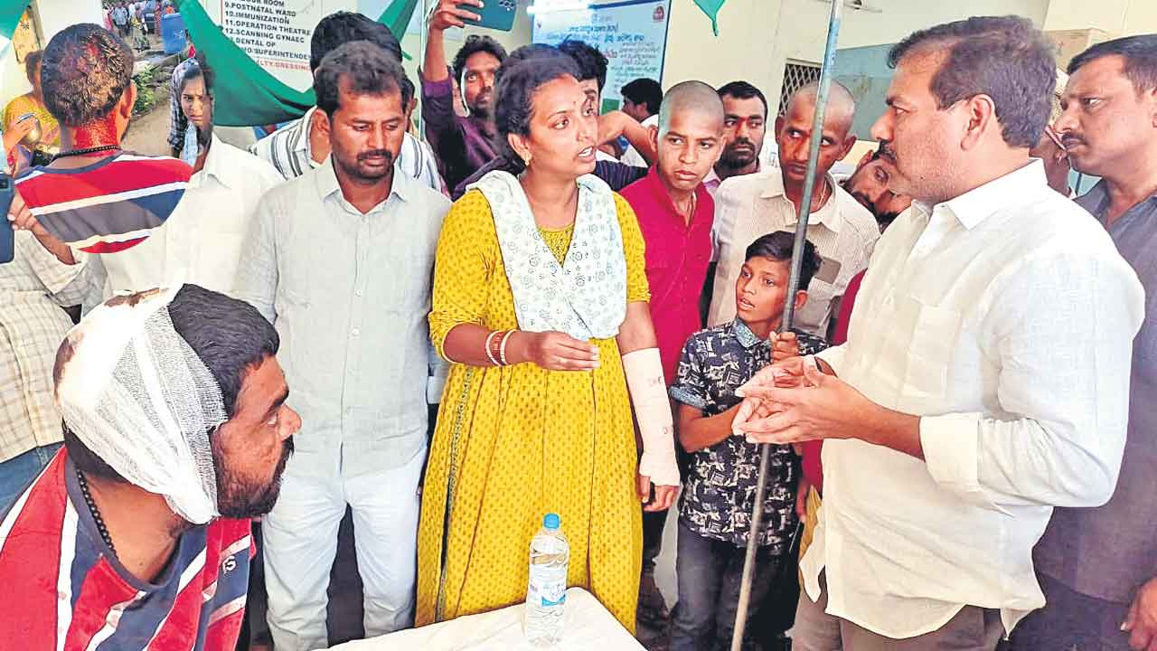 కొల్లాపూర్లో కాంగ్రెస్ గూండాగిరీ