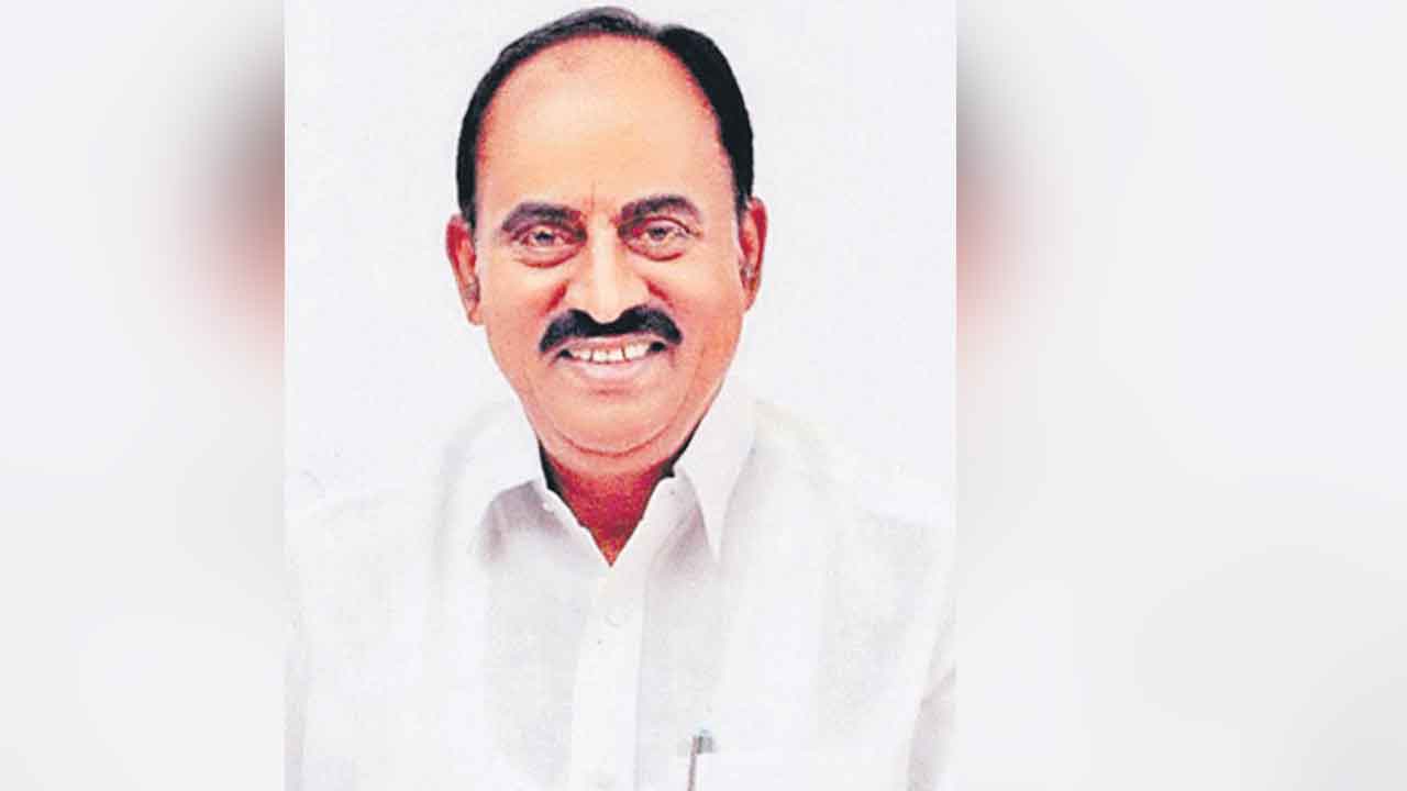 గ్యాస్‌ పైసలు పడుతలేవు.. కల్యాణలక్ష్మి చెక్కుల పంపిణీలో ఎమ్మెల్యేను నిలదీసిన లబ్ధిదారులు