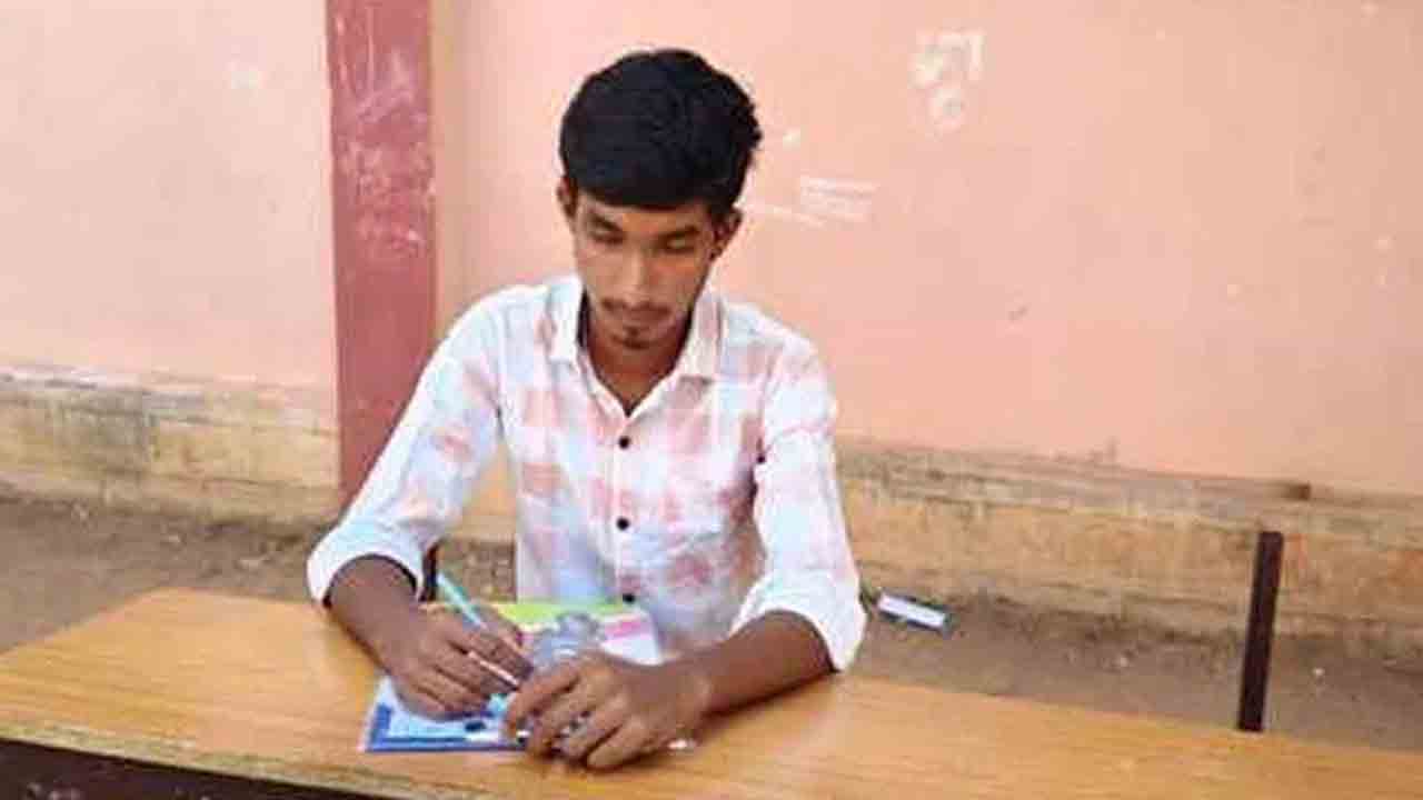 దుఃఖాన్ని దిగమింగి..