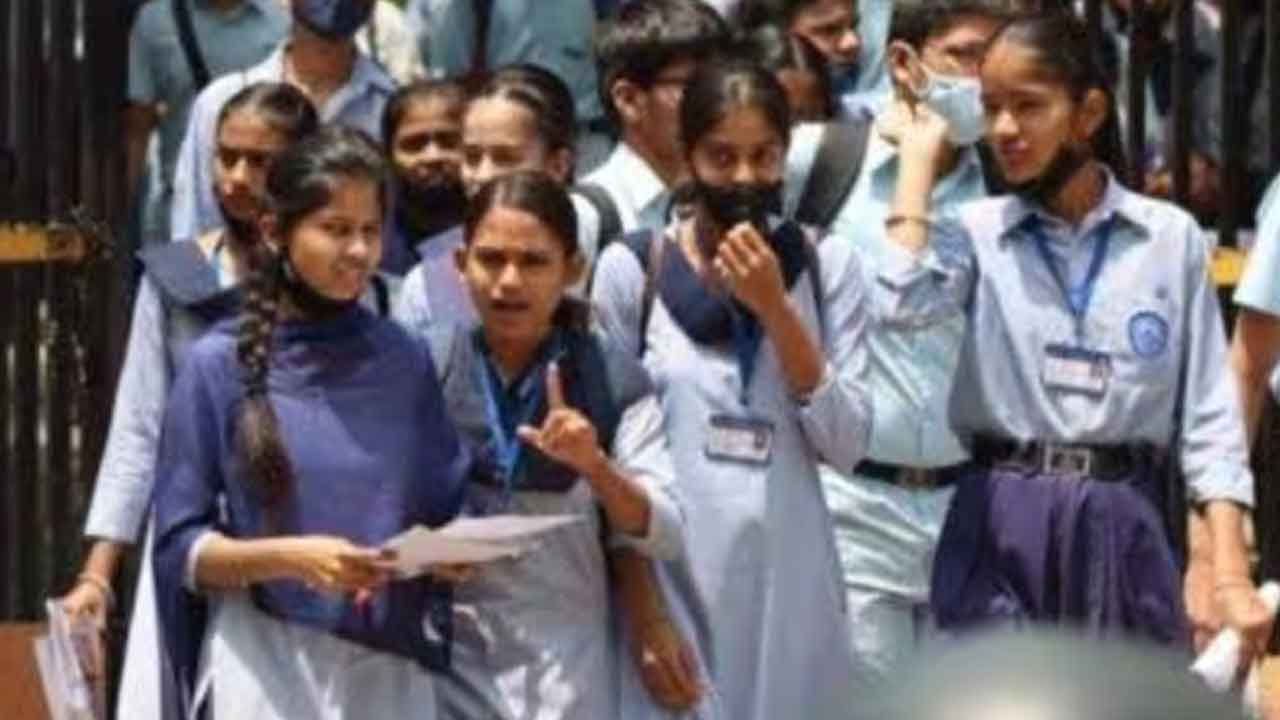 వెబ్‌సైట్‌లో టెన్త్‌ హాల్‌టికెట్లు