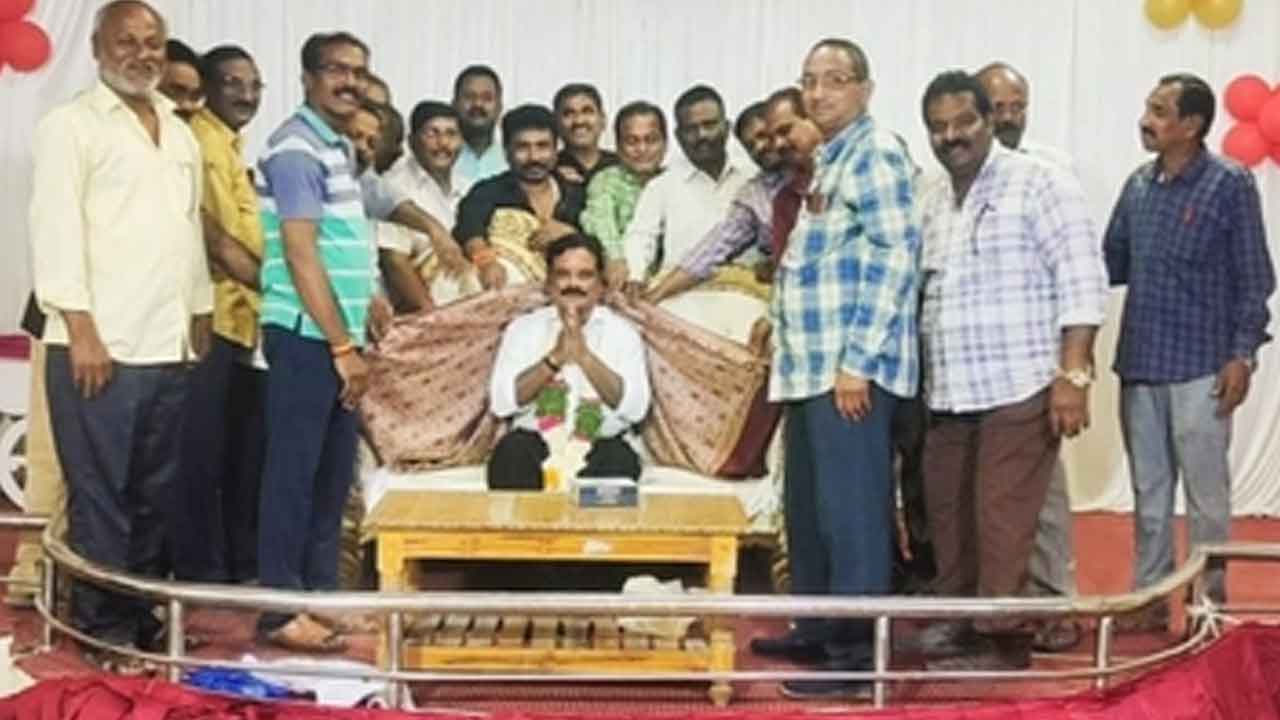 Students Alumni | గోదావరి ఖనిలో పూర్వ విద్యార్థుల ఆత్మీయ సమ్మేళనం