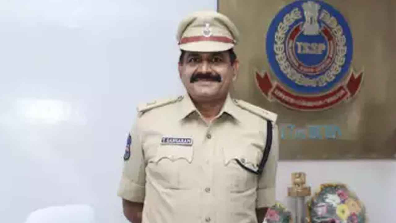 ఇన్‌చార్జి కమాండెంట్‌ ప్రాణం తీసిన లిఫ్ట్‌