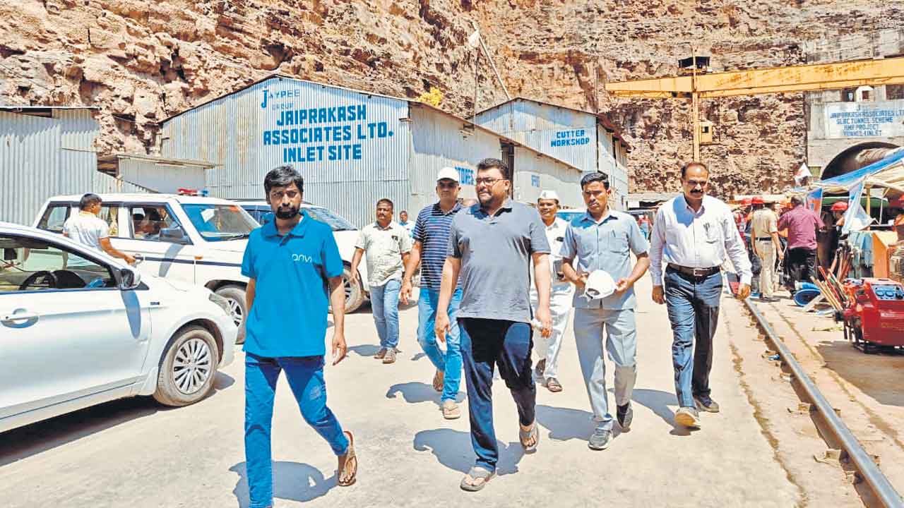 ఎస్‌ఎల్బీసీలో ఎదురుచూపులే